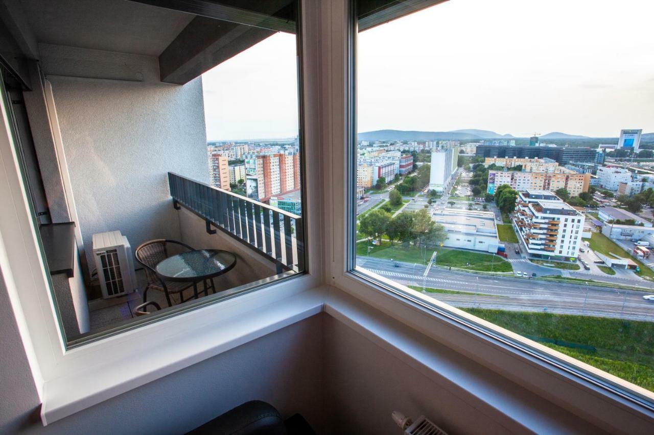 Air-Conditioned City View Apartment 24H Check-In Bratislava Exterior photo