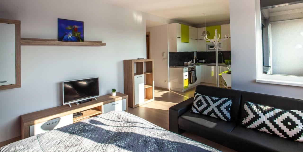 Air-Conditioned City View Apartment 24H Check-In Bratislava Exterior photo